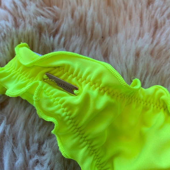 Neon yellow bikini Victorias Secret ruched bottom - Picture 5 of 8